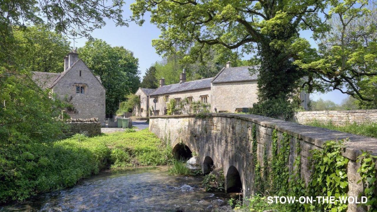 4-Bed Cotswold Getaway With Hot Tub & Gaming Room Churchdown Eksteriør billede